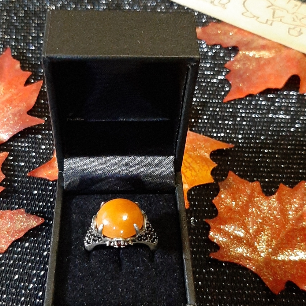 Jade Ring - Picture 2 of 8
